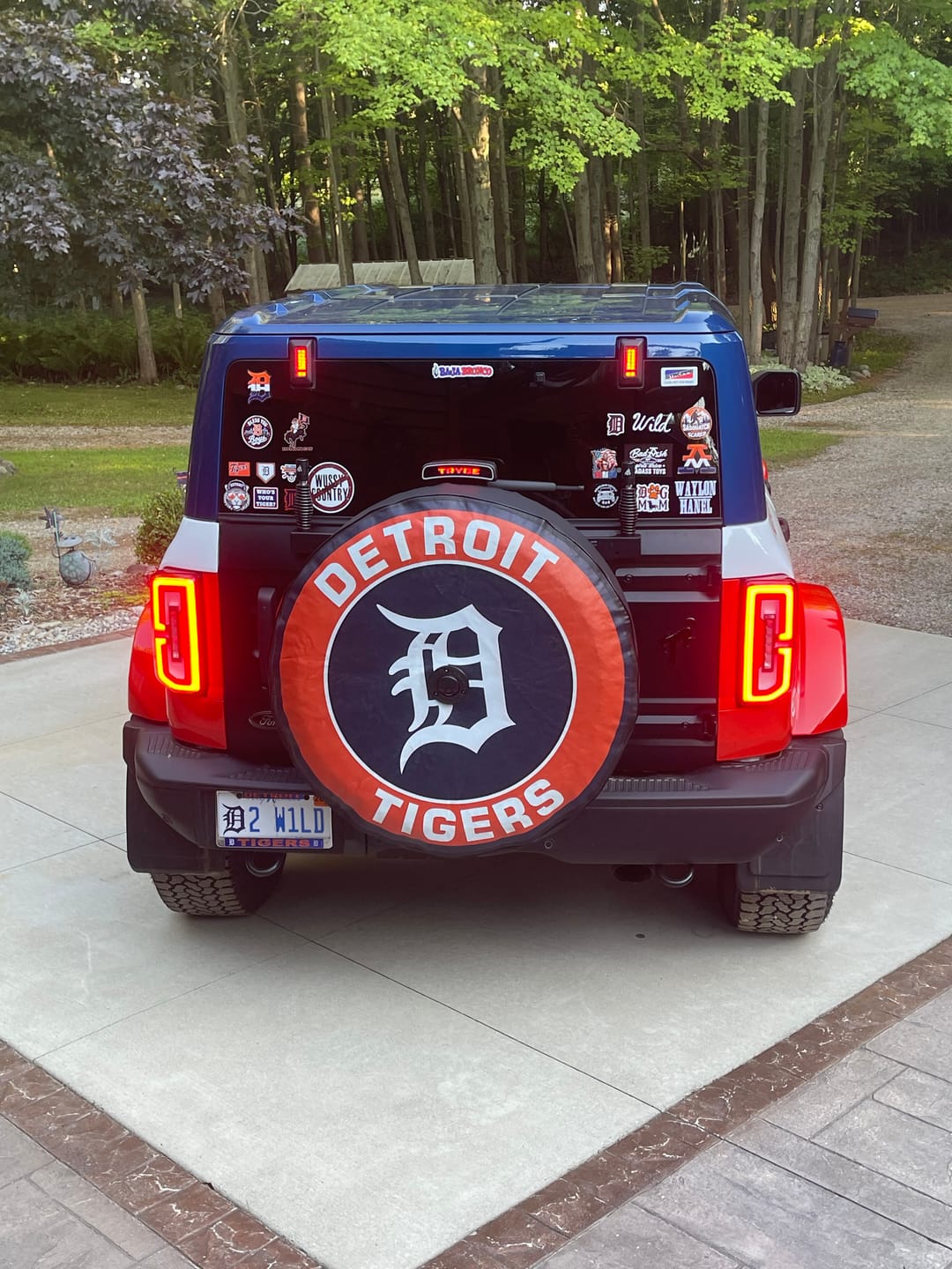 Customer photo review of CUSTOM Ford Bronco Tire Cover