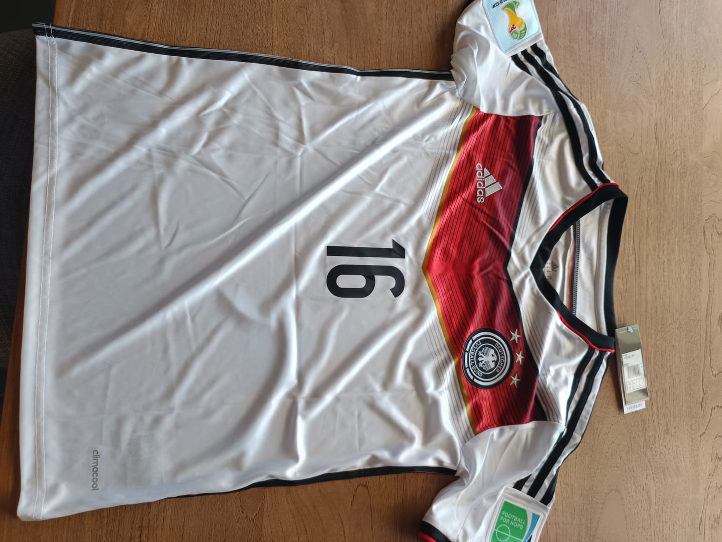 Customer photo review of Philipp Lahm - Germany Deutschland 2014 World Cup White Retro Kit Jersey Trikot Maillot Soccer Shirt