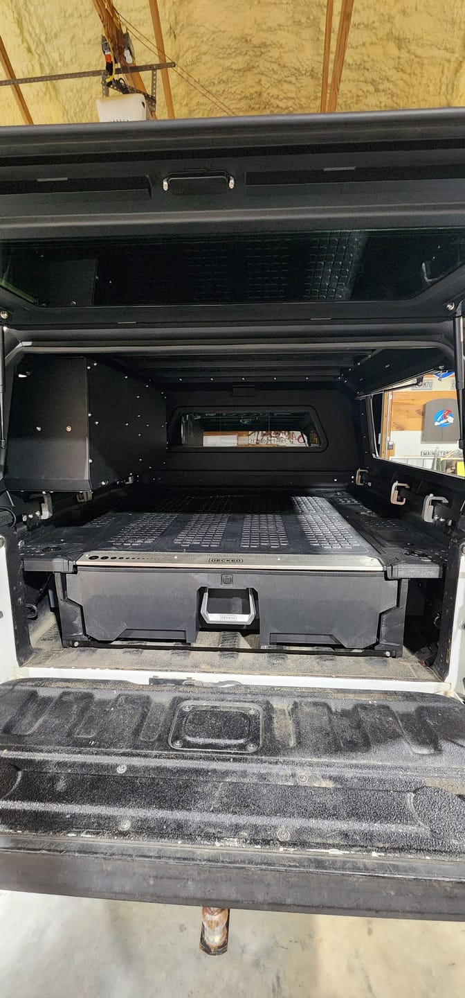 Customer photo review of OPENROAD Aluminum Truck Cap for Jeep Gladiator (2019-2026)