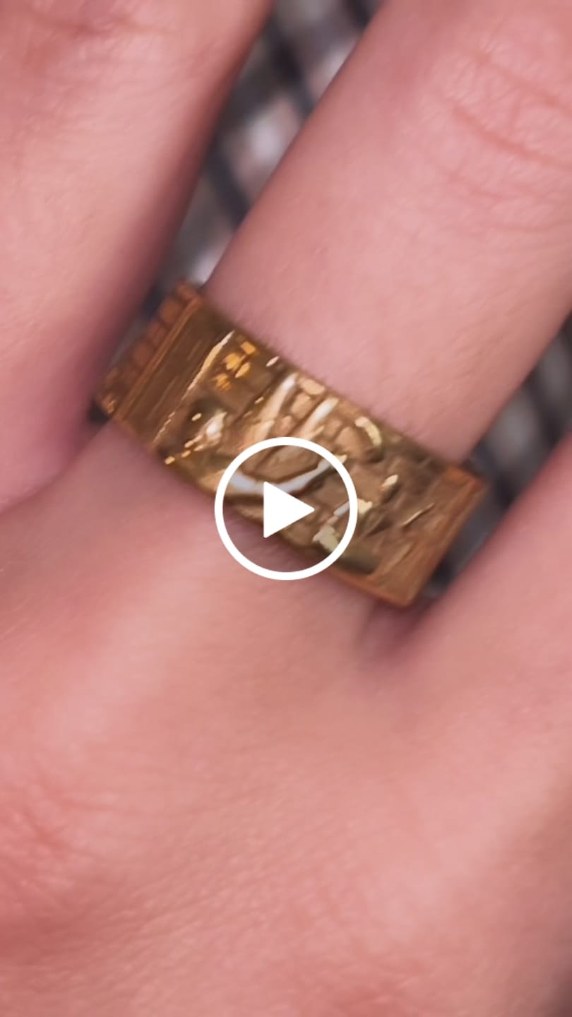 Customer video review of "Farewell Kiss" Ring - Half Width - 925. or Stainless steel 18K GOLD PLATED
