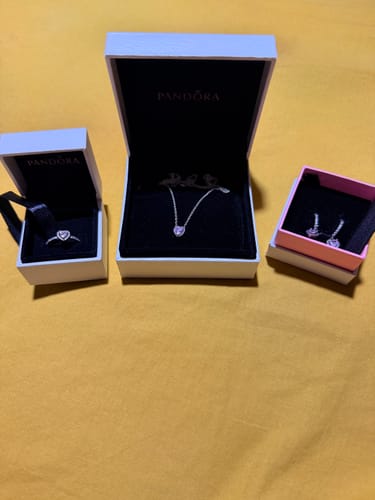 Customer photo review of SET CONJUNTO PANDORA CORAZON ROSA PLATA .925 ANILLO + COLLAR + ARETES + KIT DE REGALO