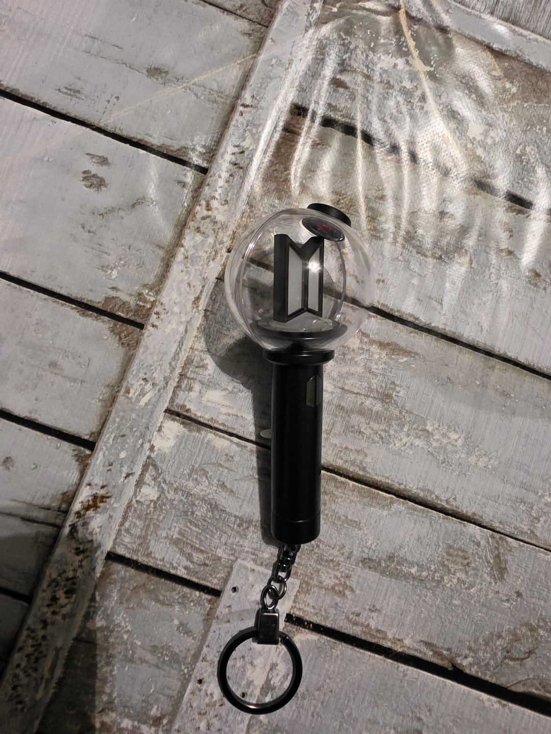 Customer photo review of BTS - OFFICIAL LIGHT STICK VER.4 KEYRING