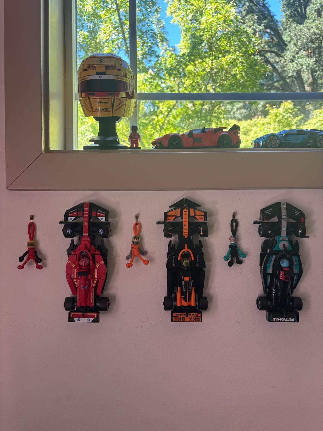 Customer photo review of Limited Edition Lando Norris Racing Paracord Buddy Keychain