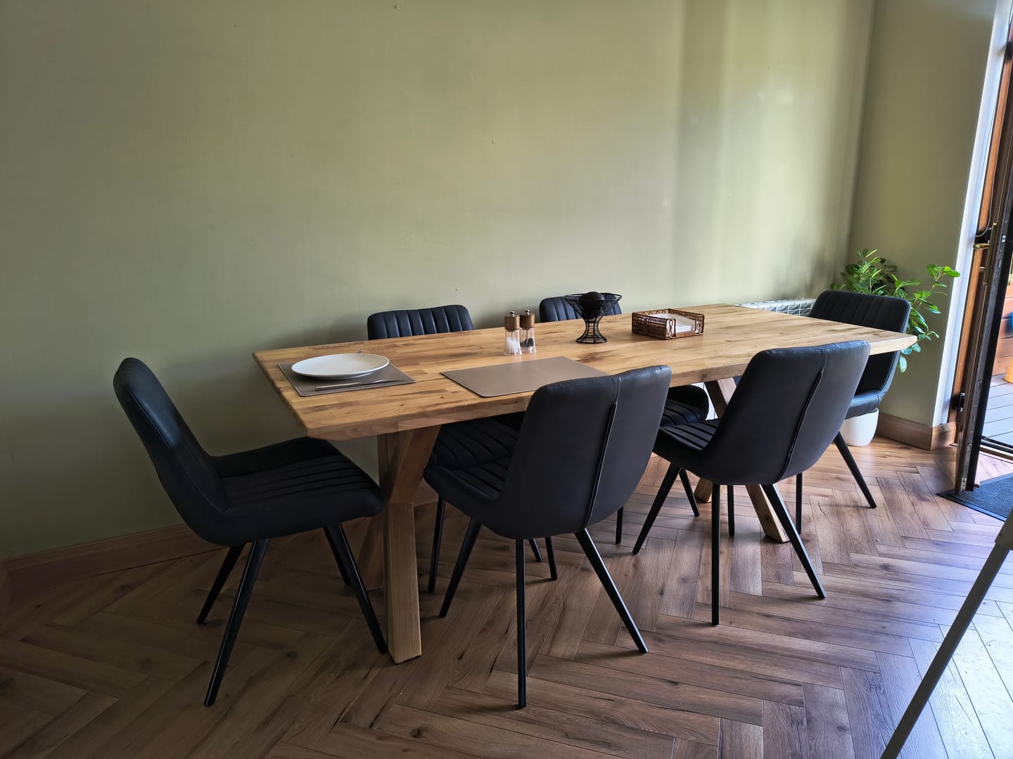 Customer photo review of Oakdale Solid Oak 2m Dining Table