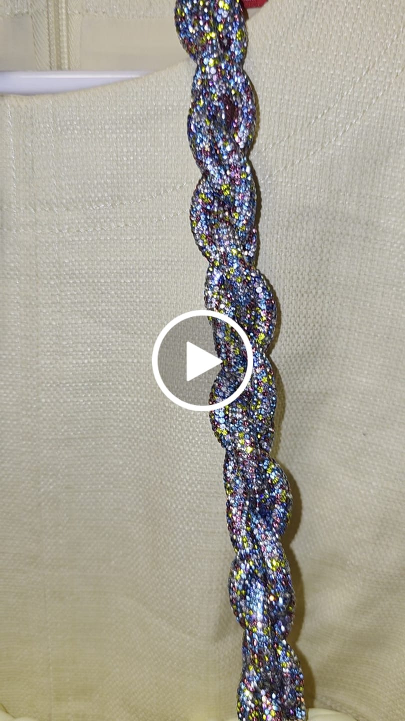 Customer video review of CHAIN STRAP - Confetti