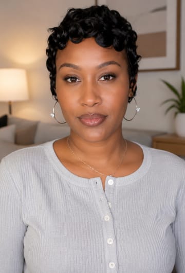 Customer photo review of Luvwin Full Lace Finger Wave Short Pixie Cut Wig 100% Human Hair