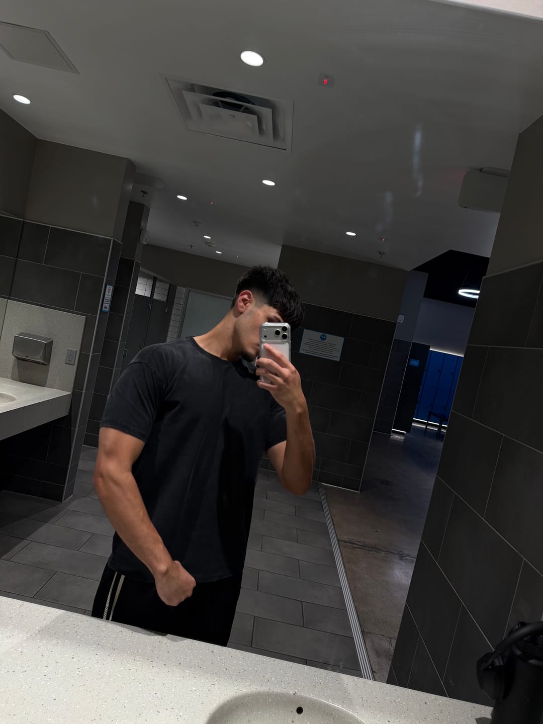 Customer photo review of 4148 - Elevated Essentials - Fitted Tee