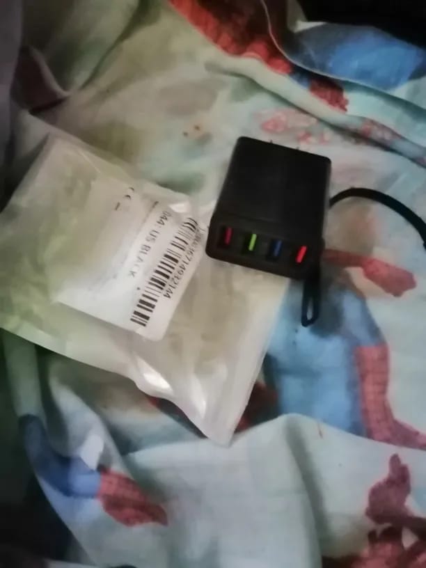 Customer photo review of ⚡ One Charger. Four Devices. Zero Waiting.⚡