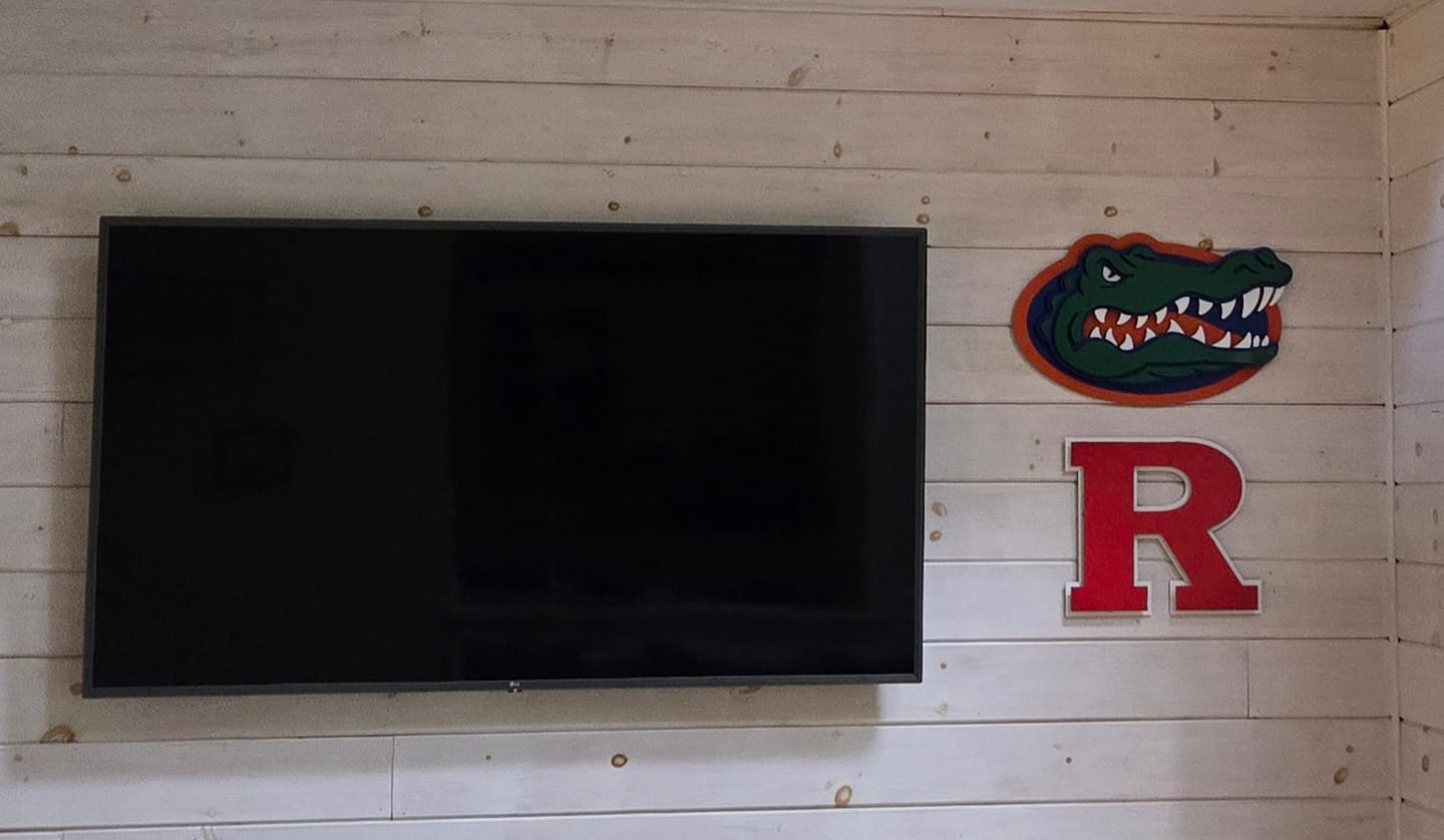 Customer photo review of Rutgers Scarlet Knights "R" Metal Wall Art