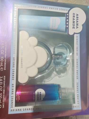 Customer's Ariana Grande Cloud perfume gift set inside the product packaging box.