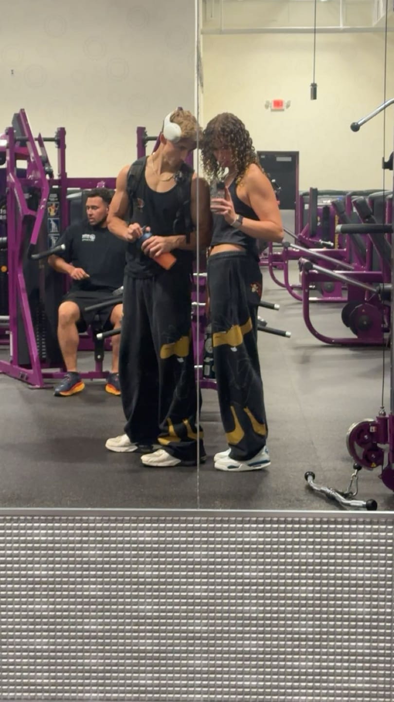 Customer photo review of 2169 - Looney Tunes Character Sweats