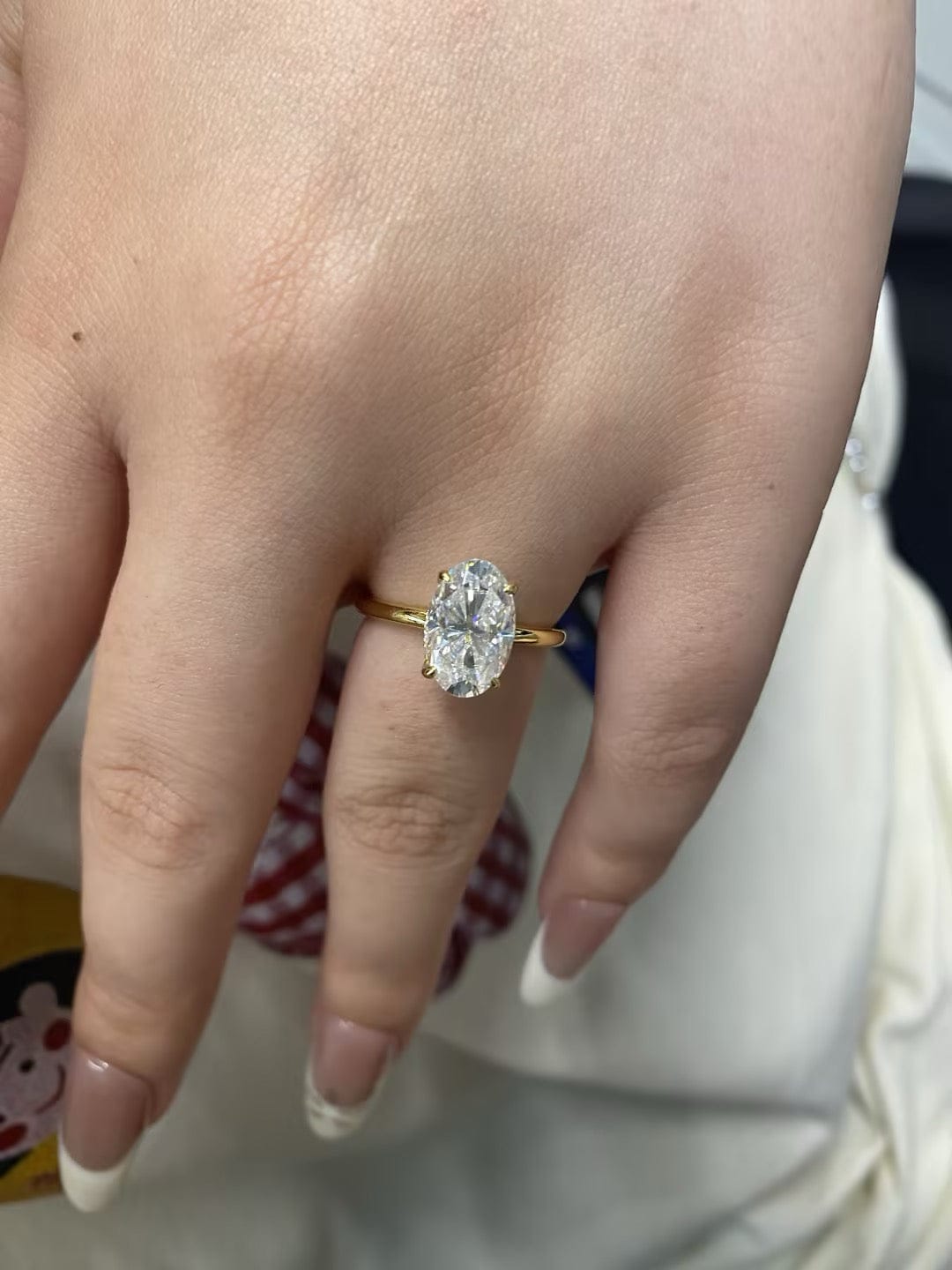 Customer photo review of S925 Moissanite 2.0 Ct ～5.5 Ct Oval Cut Yellow Gold/White Gold Promise Ring For Women