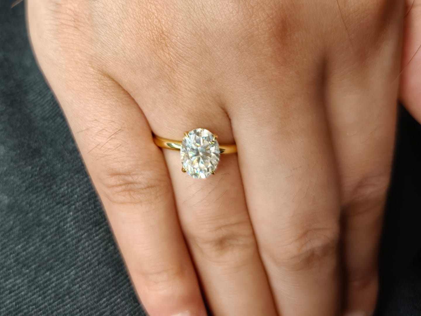 Customer photo review of S925 Moissanite 2.0 Ct ～5.5 Ct Oval Cut Yellow Gold/White Gold Promise Ring For Women