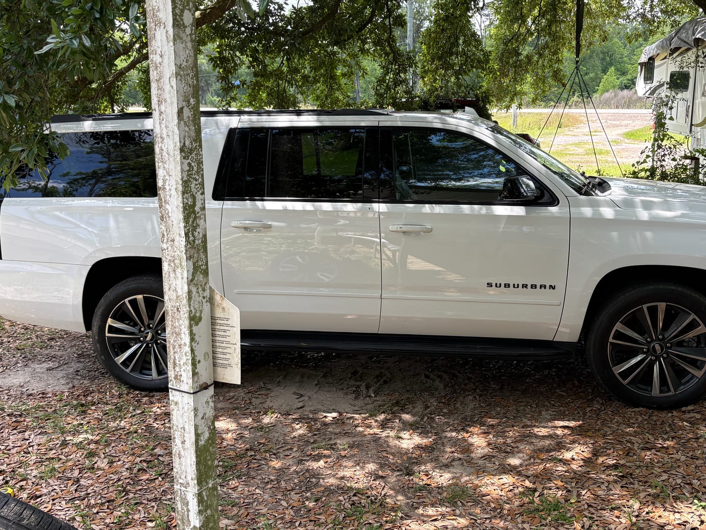 Customer photo review of 2015-2020 Chevrolet Suburban 5.3L/6.2L 4WD & 6.2L RWD Magnetic Struts Front OE Replacement Kit (GC55F)