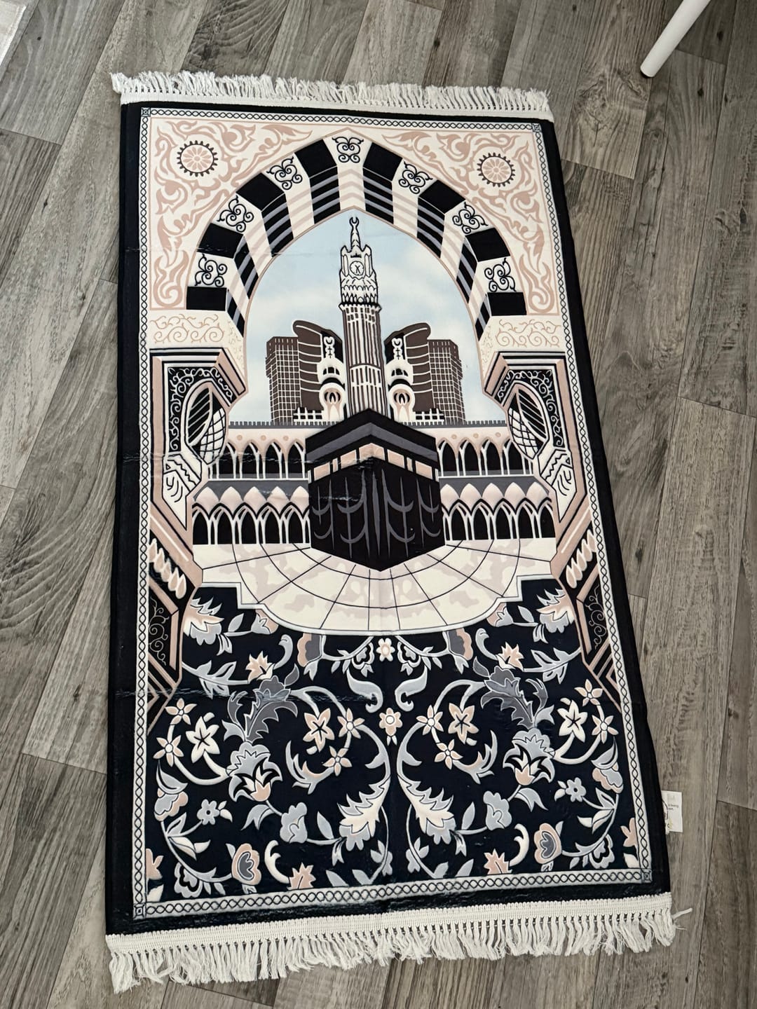 Customer photo review of Floral Kaaba  Padded Prayer Mat