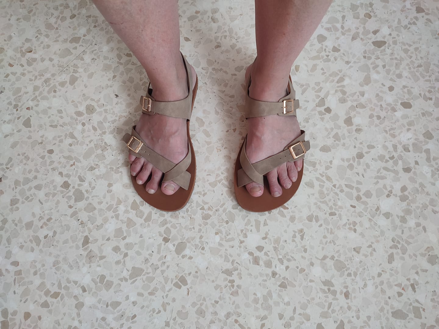 Customer photo review of Glow II - Barefoot Sandalias