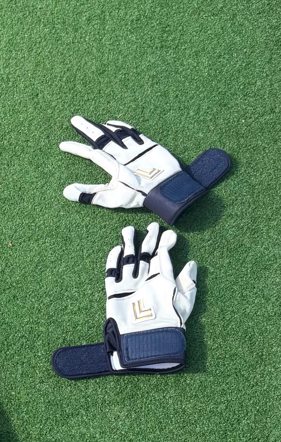 Customer photo review of Legacy Series – White/Navy