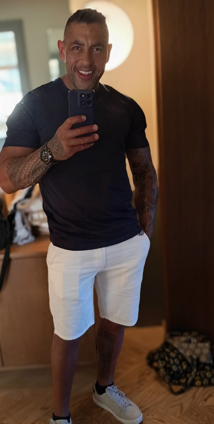 Customer photo review of Organic Basic T-shirt - Black