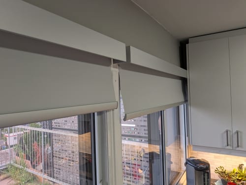 Customer photo review of SmartWings Motorized Roller Shades 100% Blackout Vinyl