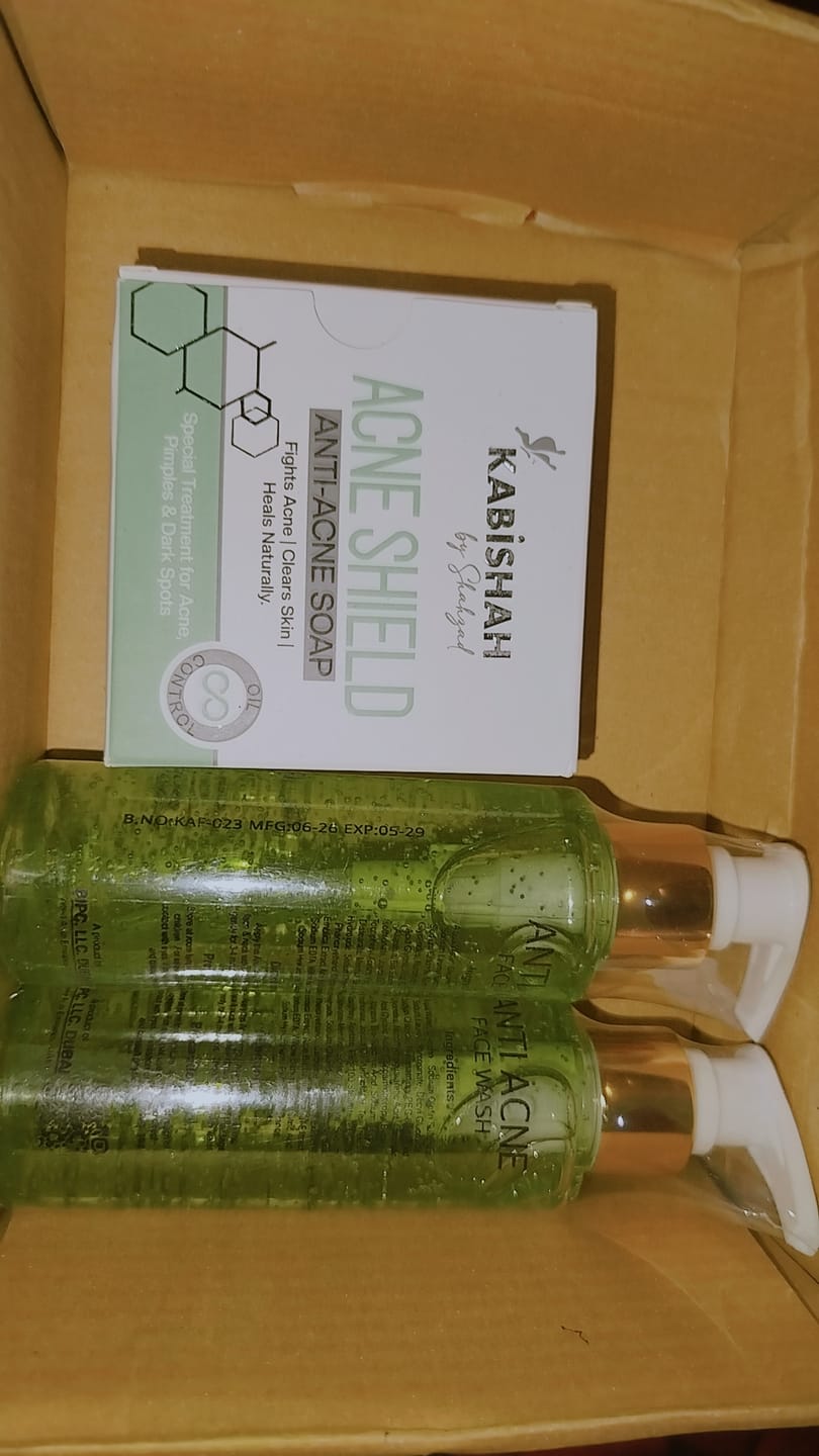 Customer photo review of ClearSkin Pro Anti Acne Face Wash Double Pack