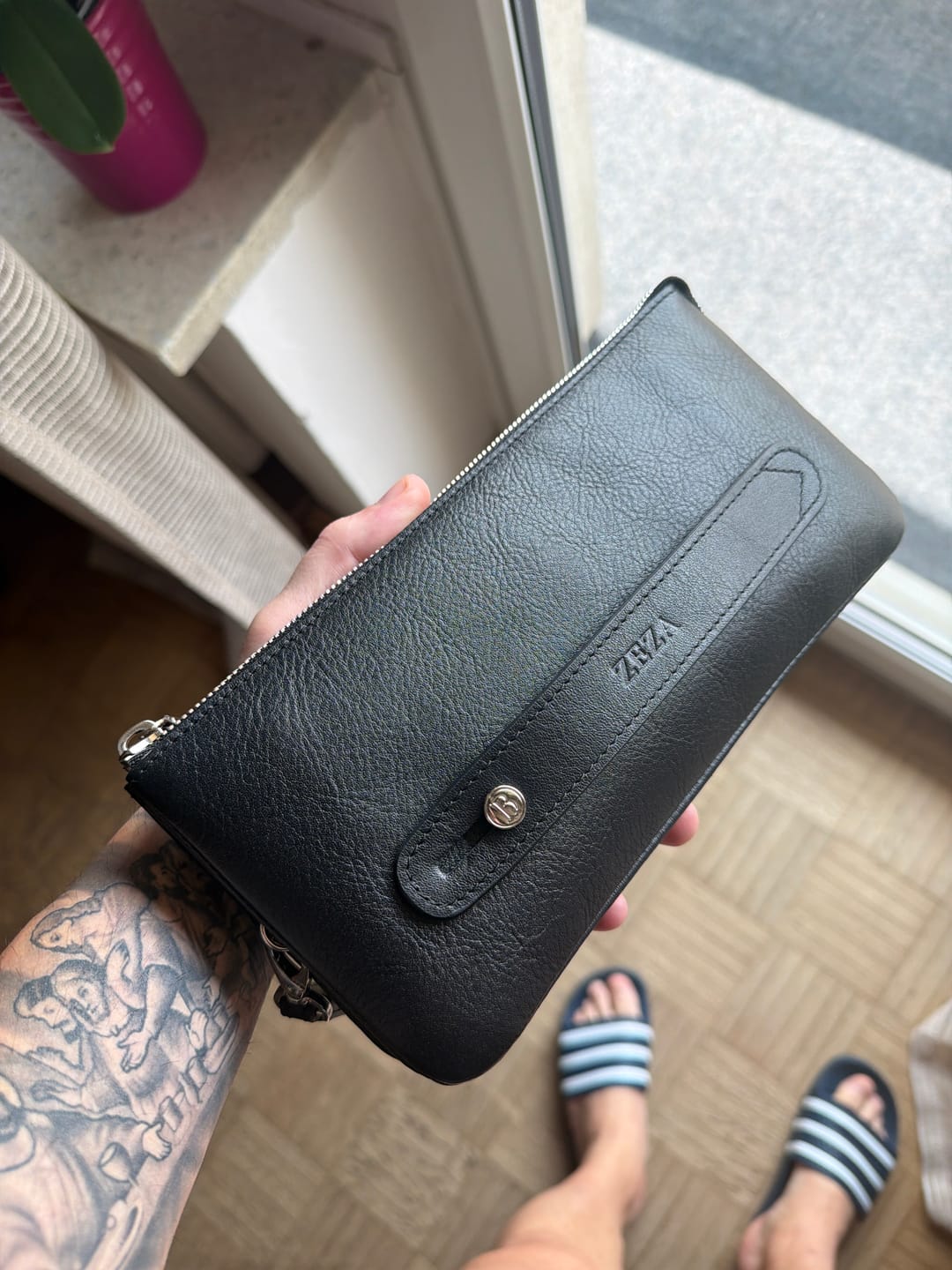 Customer photo review of Belluvi Duo Pouch