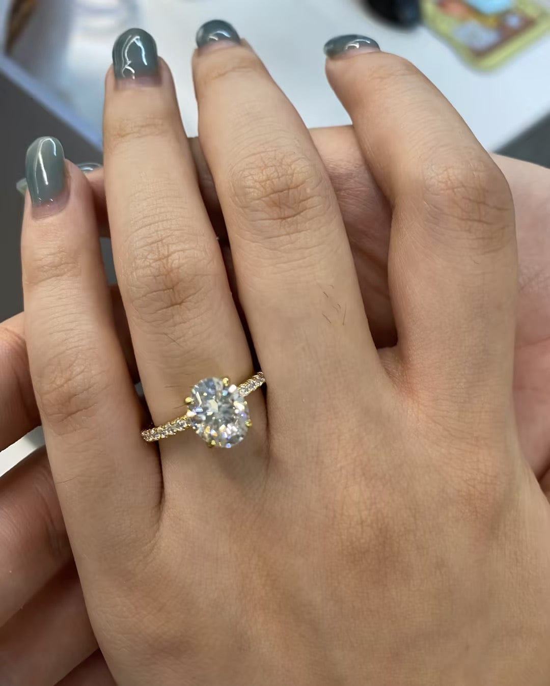 Customer photo review of S925 Moissanite 2.0 Ct ~5.5 Ct Oval Cut Pavé Yellow Gold/White Gold Engagement Ring For Women