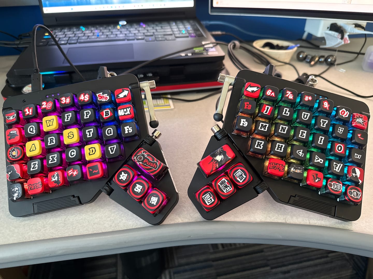 Customer photo review of AMAMIYA REN Pudding Four-sided Light-transmitting Anime Keycaps