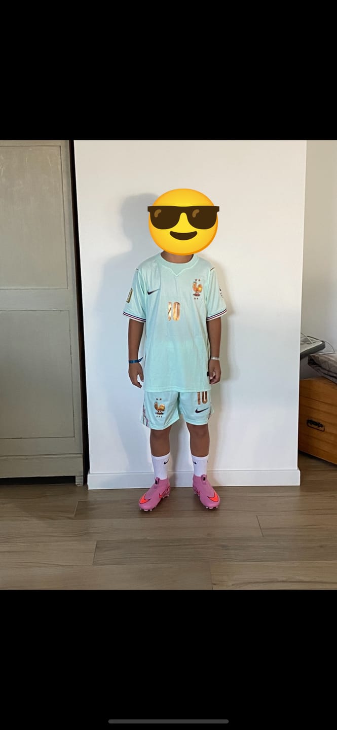 Customer photo review of Ensemble France extérieur enfant 2026
