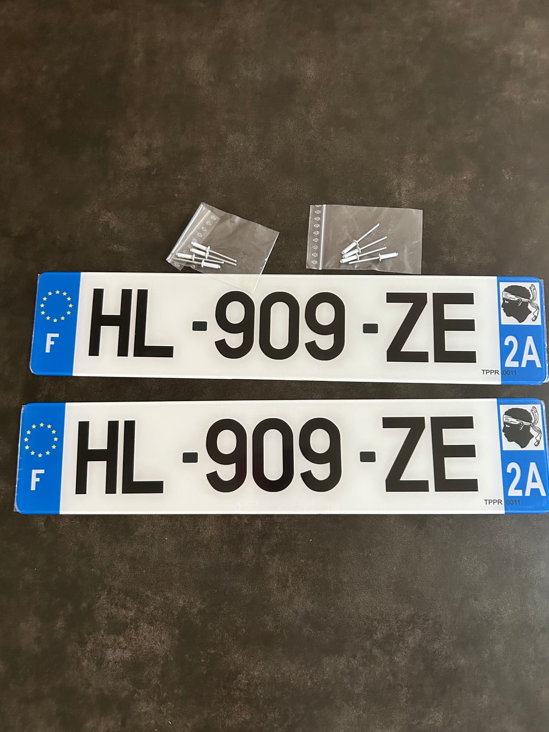 Customer photo review of Plaque auto plexiglass homologuée