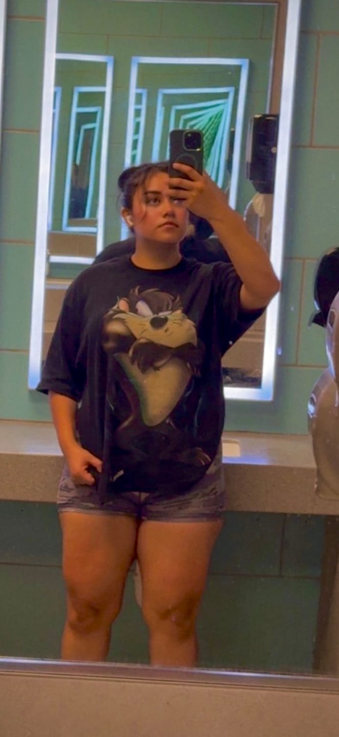 Customer photo review of 4301 - Looney Tunes Character Tees