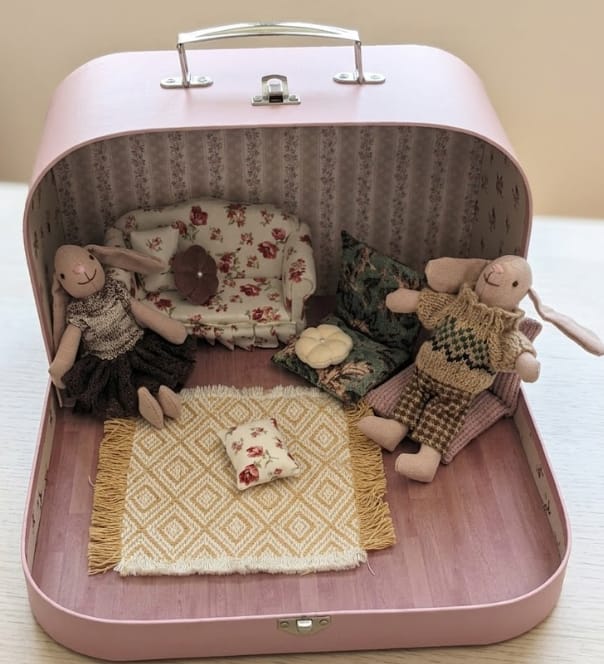 Customer photo review of Portable Dollhouse Carry Case Choose from Pink & Blue with Leather or Metal Handles - 1:12 Scale Suitcase (3 Styles)