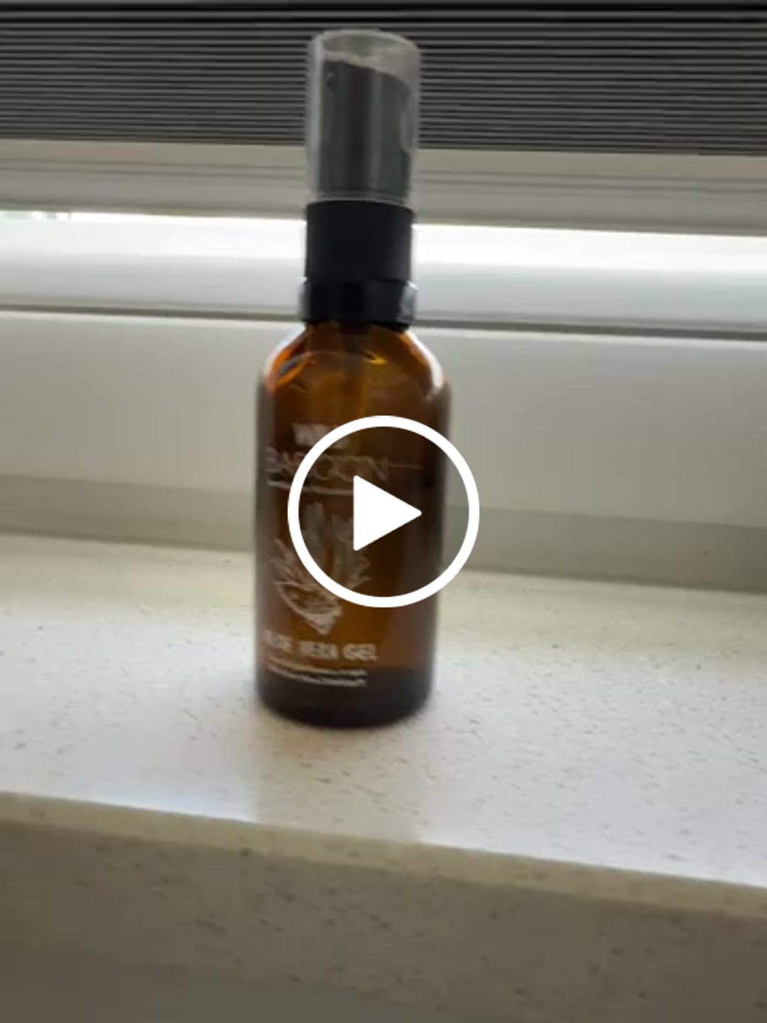 Customer video review of Bio Aloe Vera Gel - Feuchtigkeit und Regeneration für Haut und Haar - 245ml