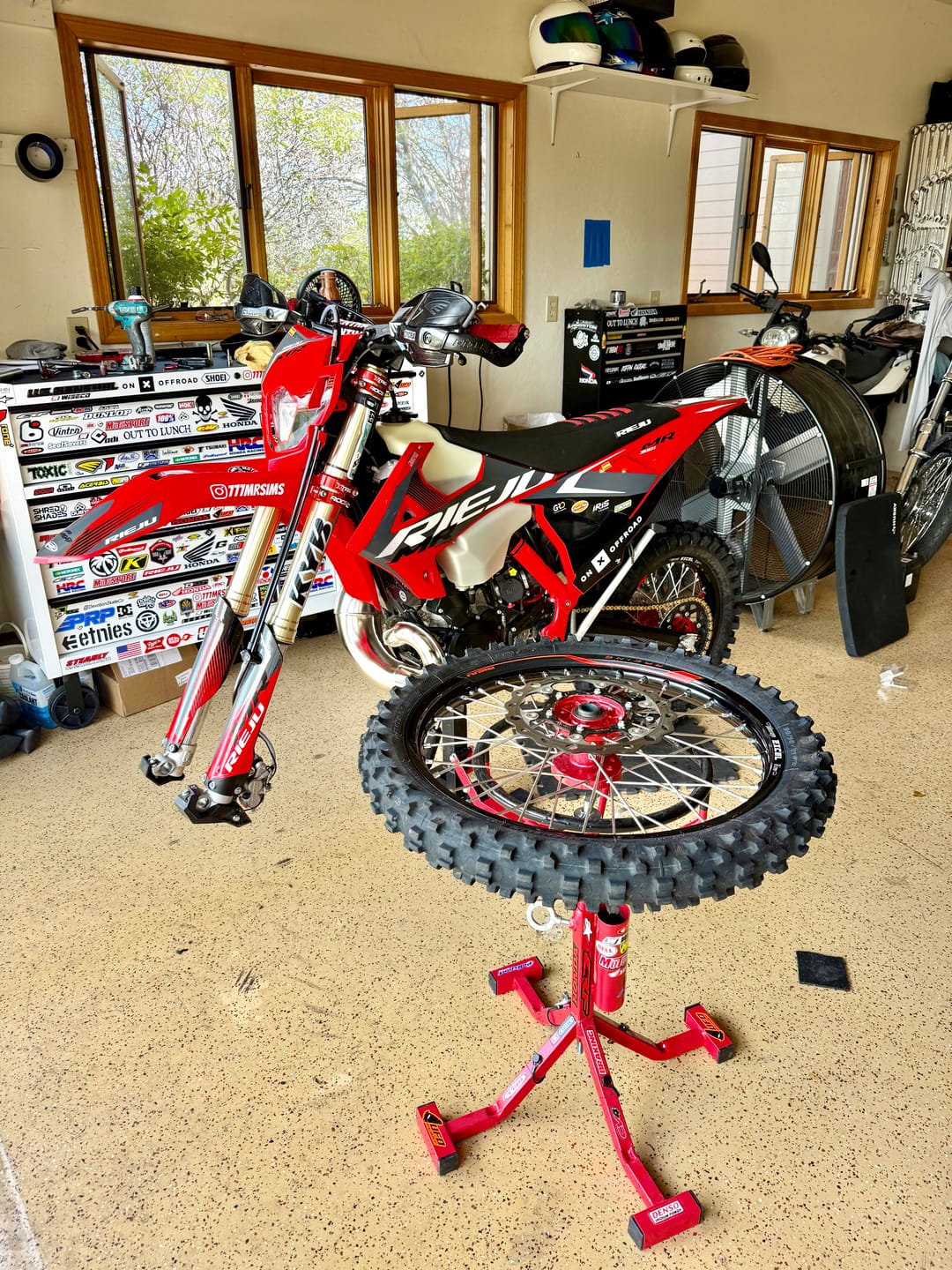 Customer photo review of Goldentyre Fatty GT216AA Front Tires - Fatty, Chubby, & Razor Blade Enduro / Offroad Tires