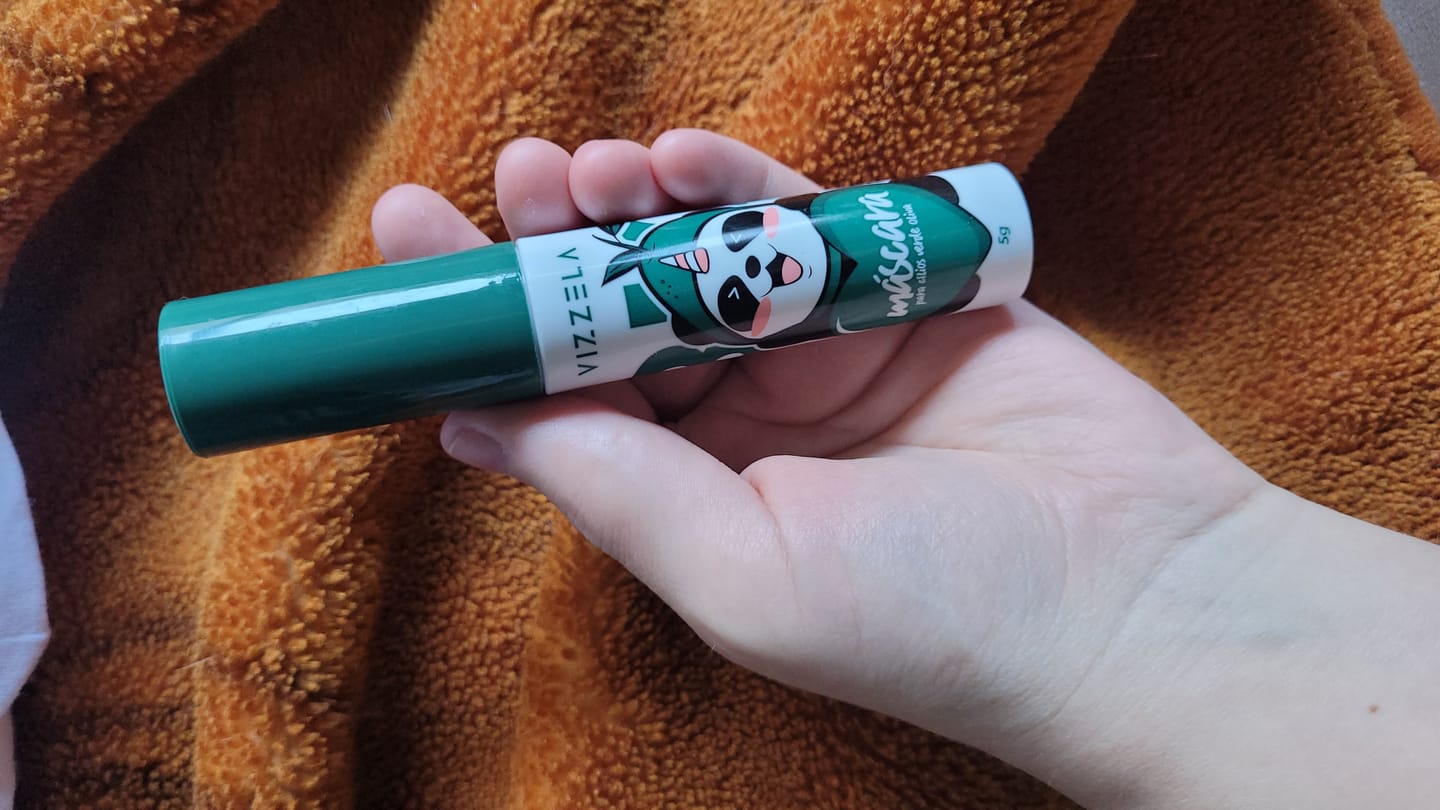 Customer photo review of Máscara Para Cílios Big No Panda Olive Green - Vizzela - Verde