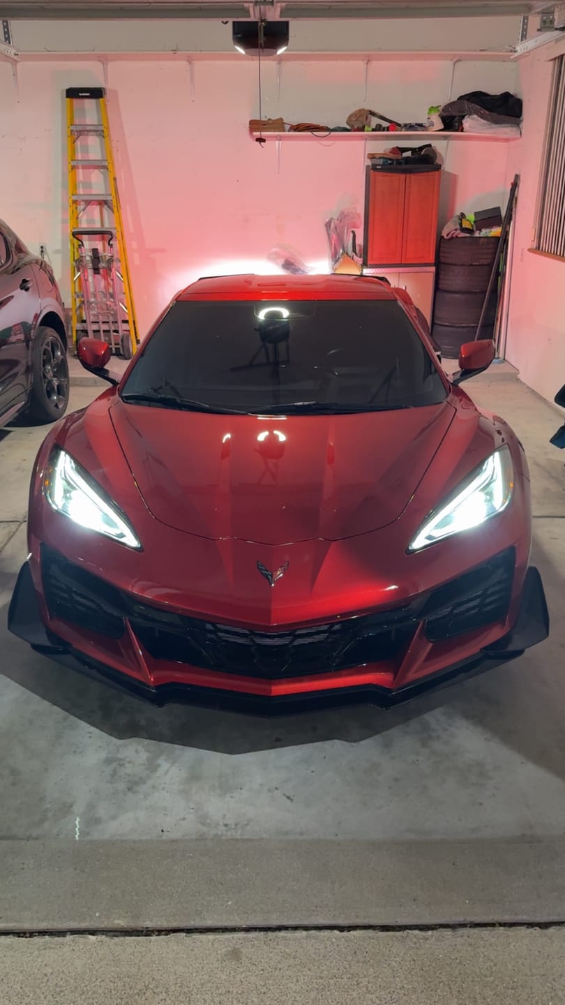 Customer photo review of Corvette C8 Z06 / E-Ray DRY CARBON FIBER Front Splitter [Z07 Package]