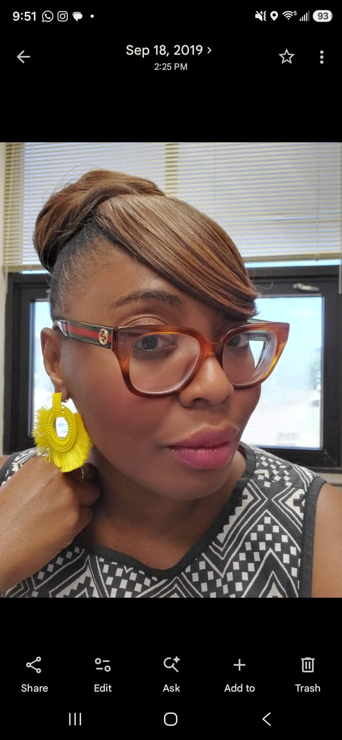 Customer photo review of Vivica A Fox Bang N Bun Hair Pieces - BPB-SHY