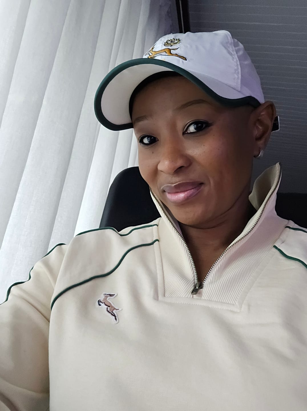 Customer photo review of Springboks Ladies Piped Zip Through Sweat-Ivory