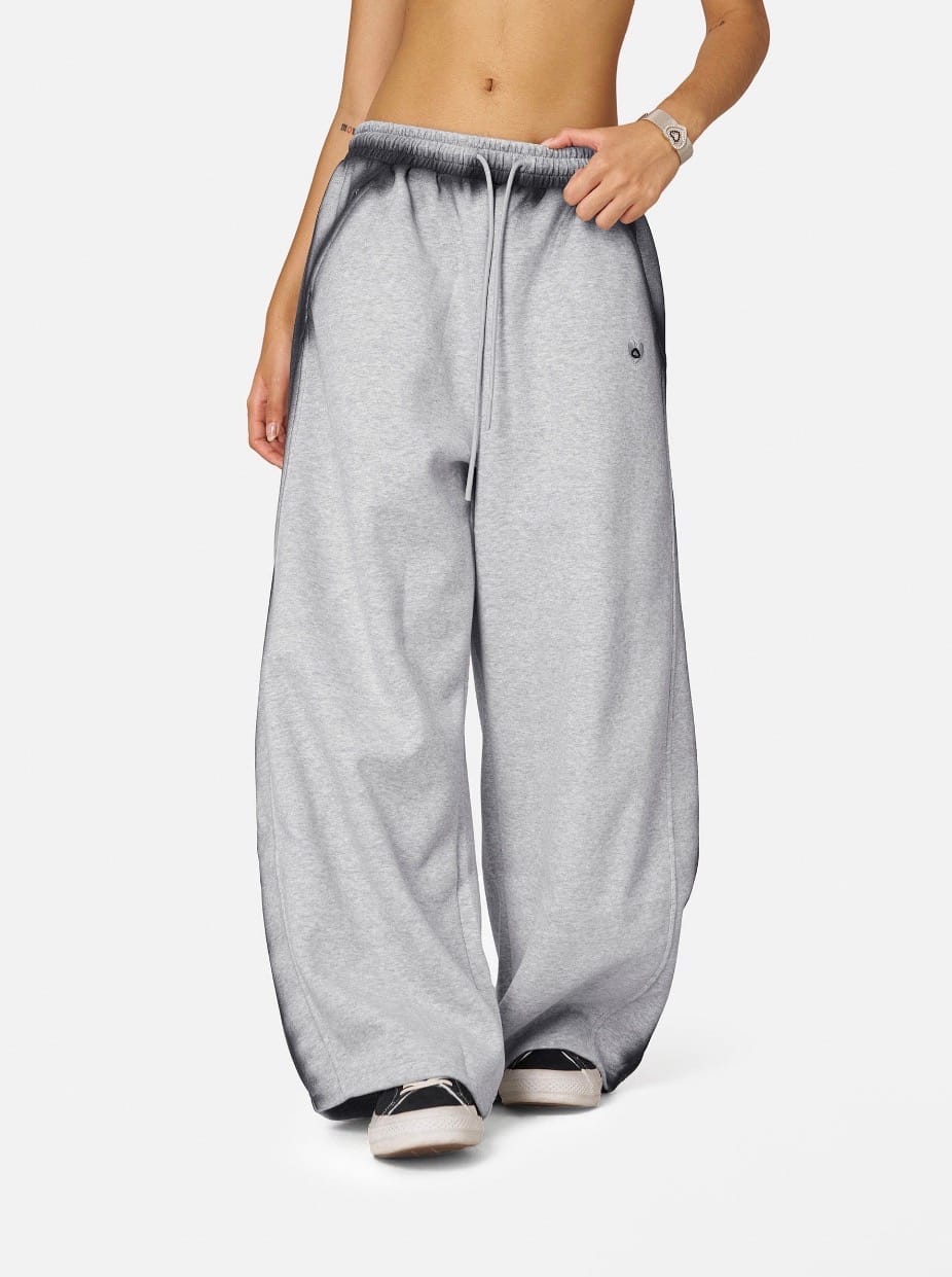 Customer photo review of Aelfric Eden Super Baggy Sweatpants