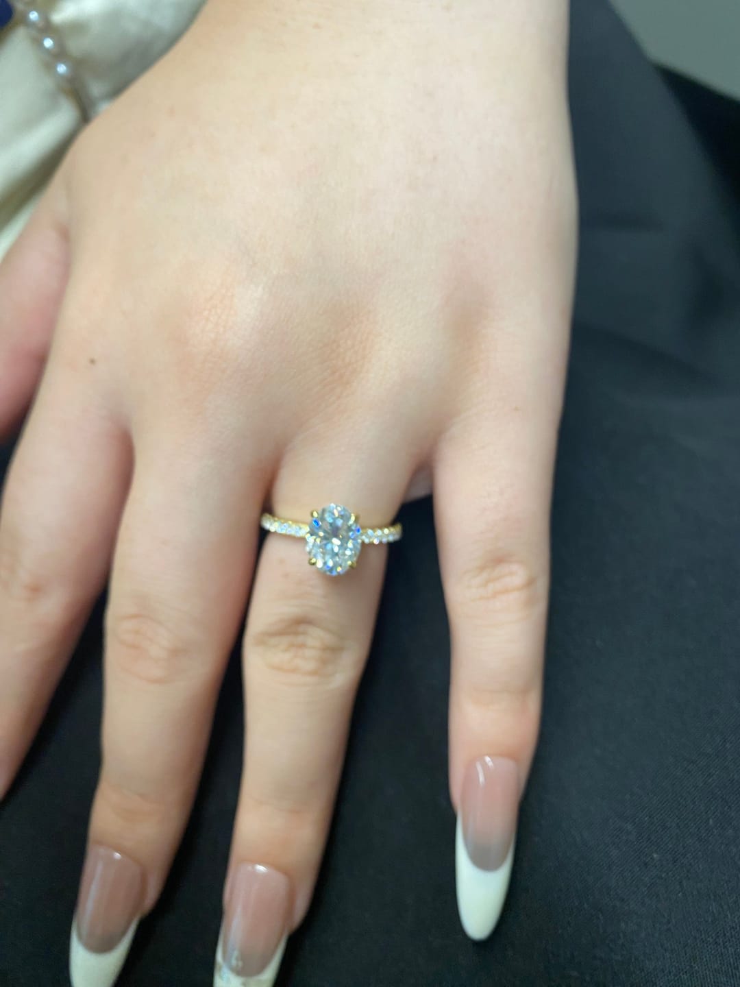 Customer photo review of S925 Moissanite 2.0 Ct ~5.5 Ct Oval Cut Pavé Yellow Gold/White Gold Engagement Ring For Women