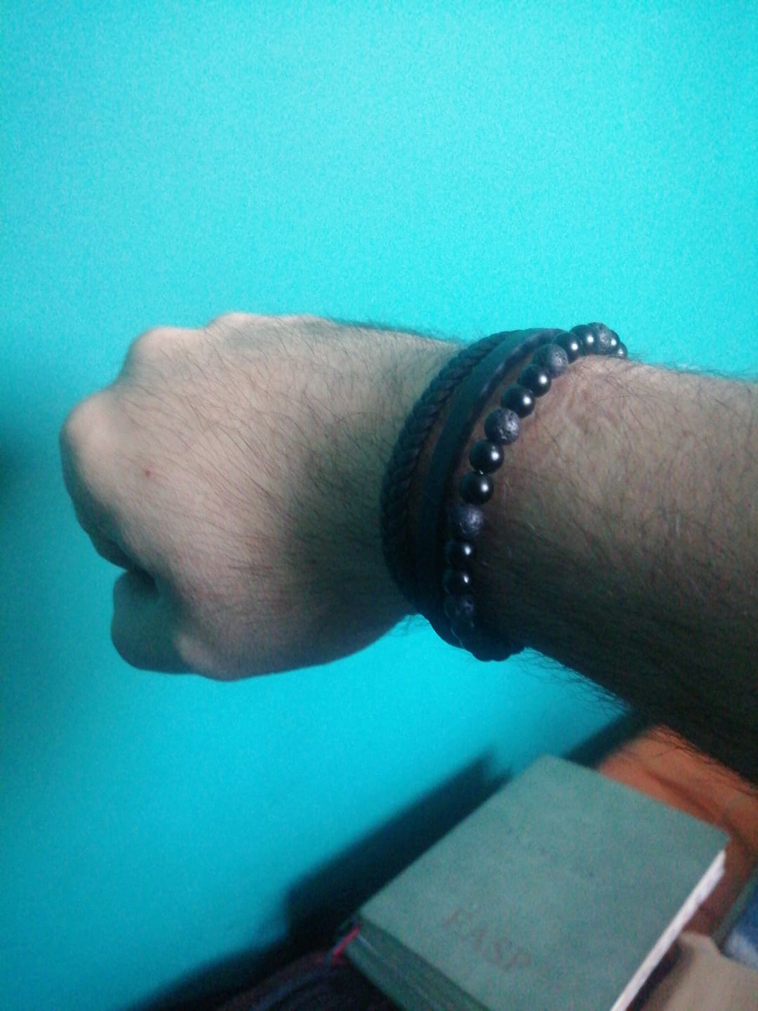 Customer photo review of Pulsera LeatherCraft Black - Private Collection