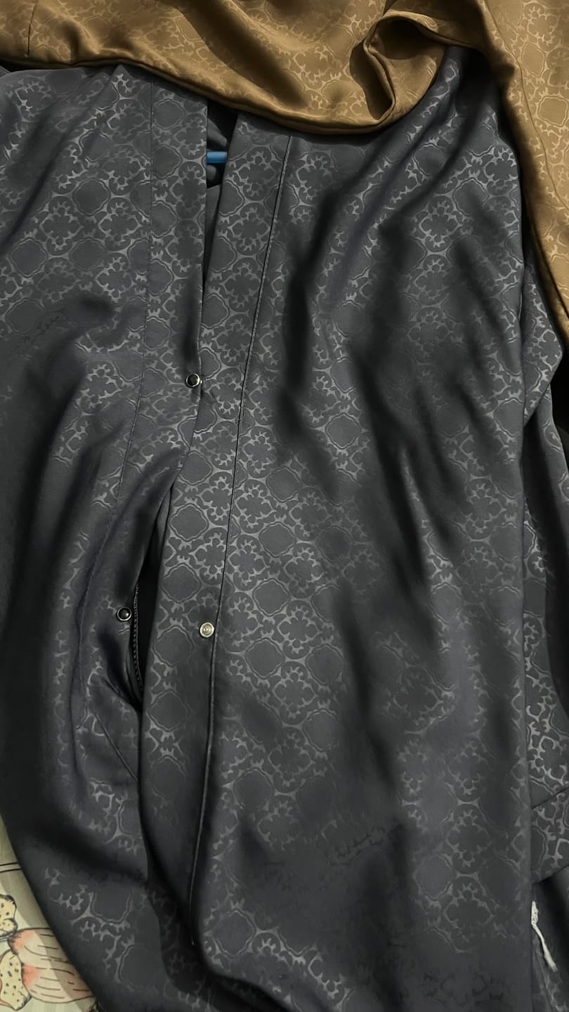 Customer photo review of Plain Abaya