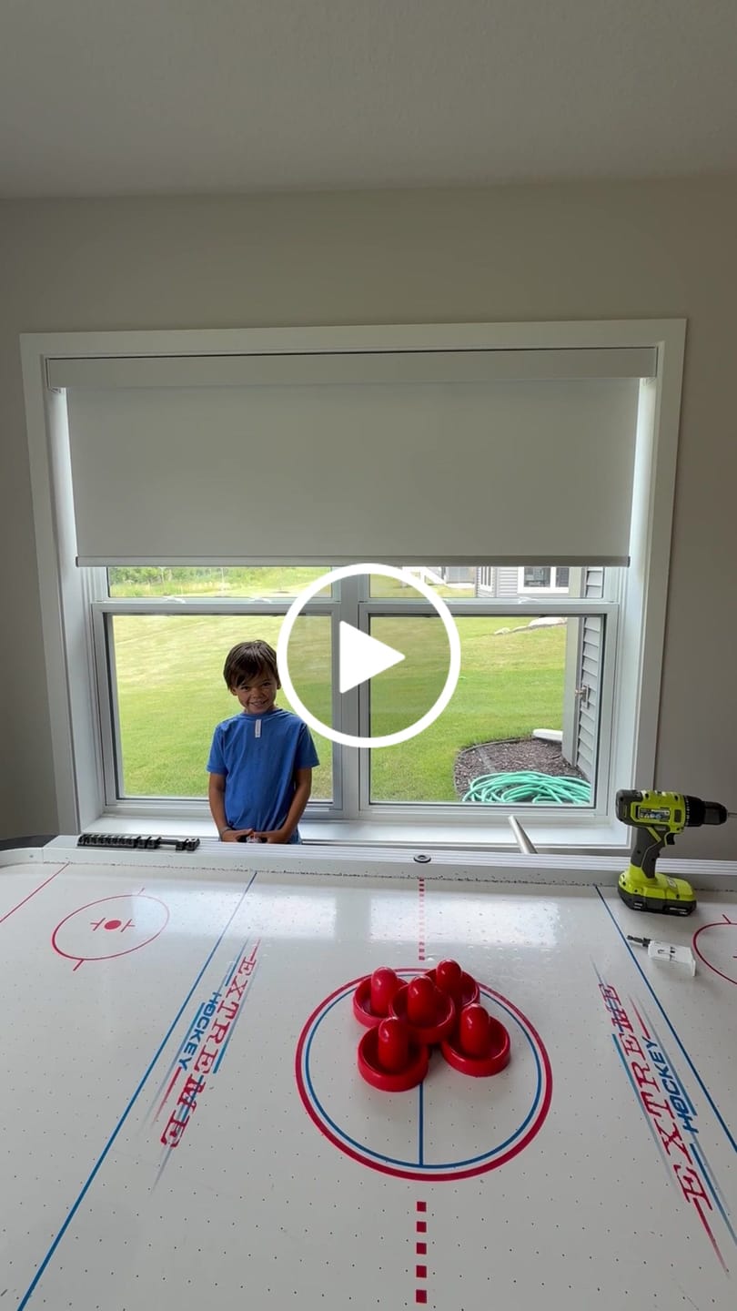 Customer video review of SmartWings Motorized Roller Shades 100% Blackout Essential