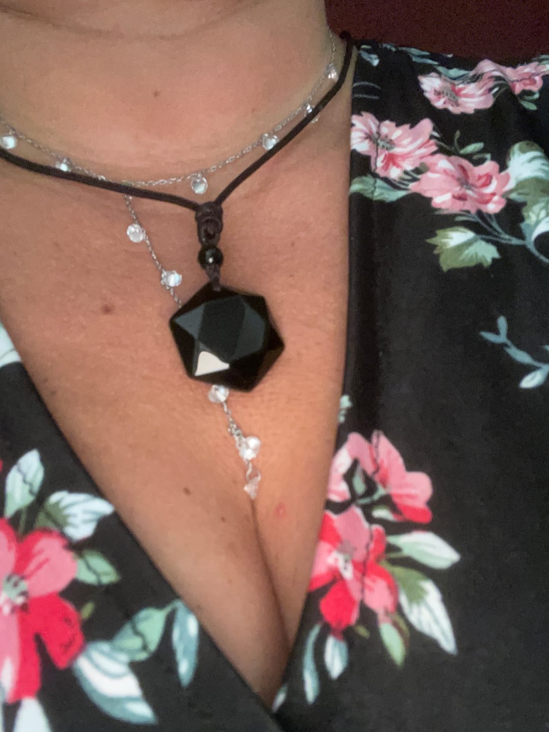 Customer photo review of Pendentif "Étoile" en Obsidienne Noire