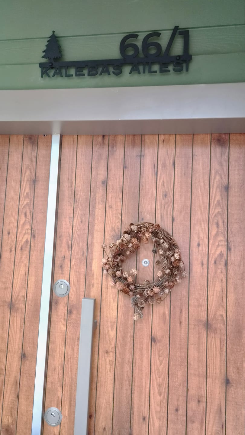 Customer photo review of Kişiye Özel Ağaç Temalı Kapı İsimliği