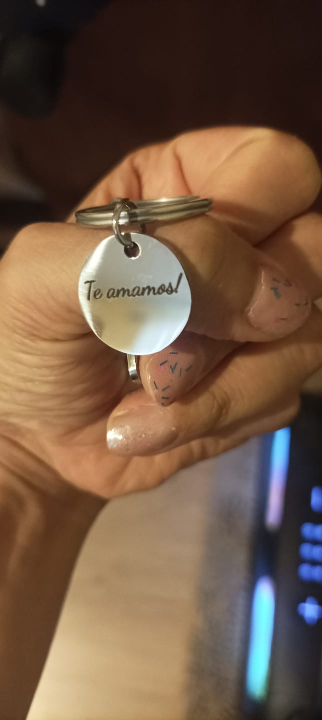 Customer photo review of Llavero Personalizado Cuadrado