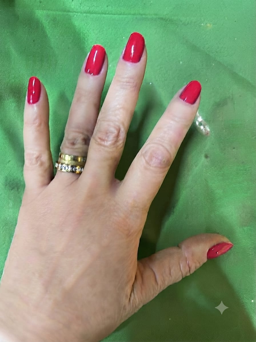 Customer photo review of Anel Brilhante Banhado em Ouro 18K