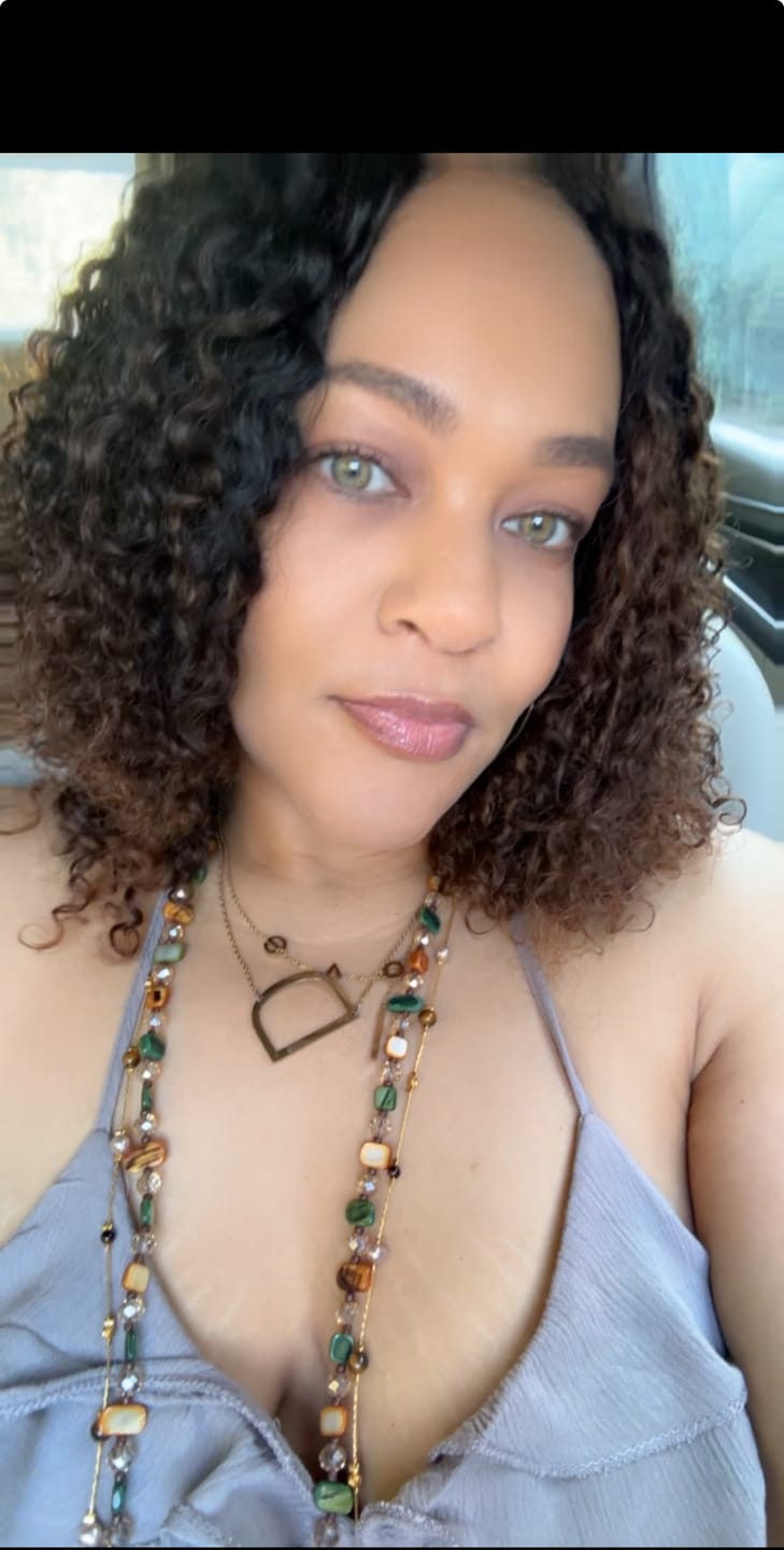 Customer photo review of Ywigs Burmese Water Curly Human Crochet Hair