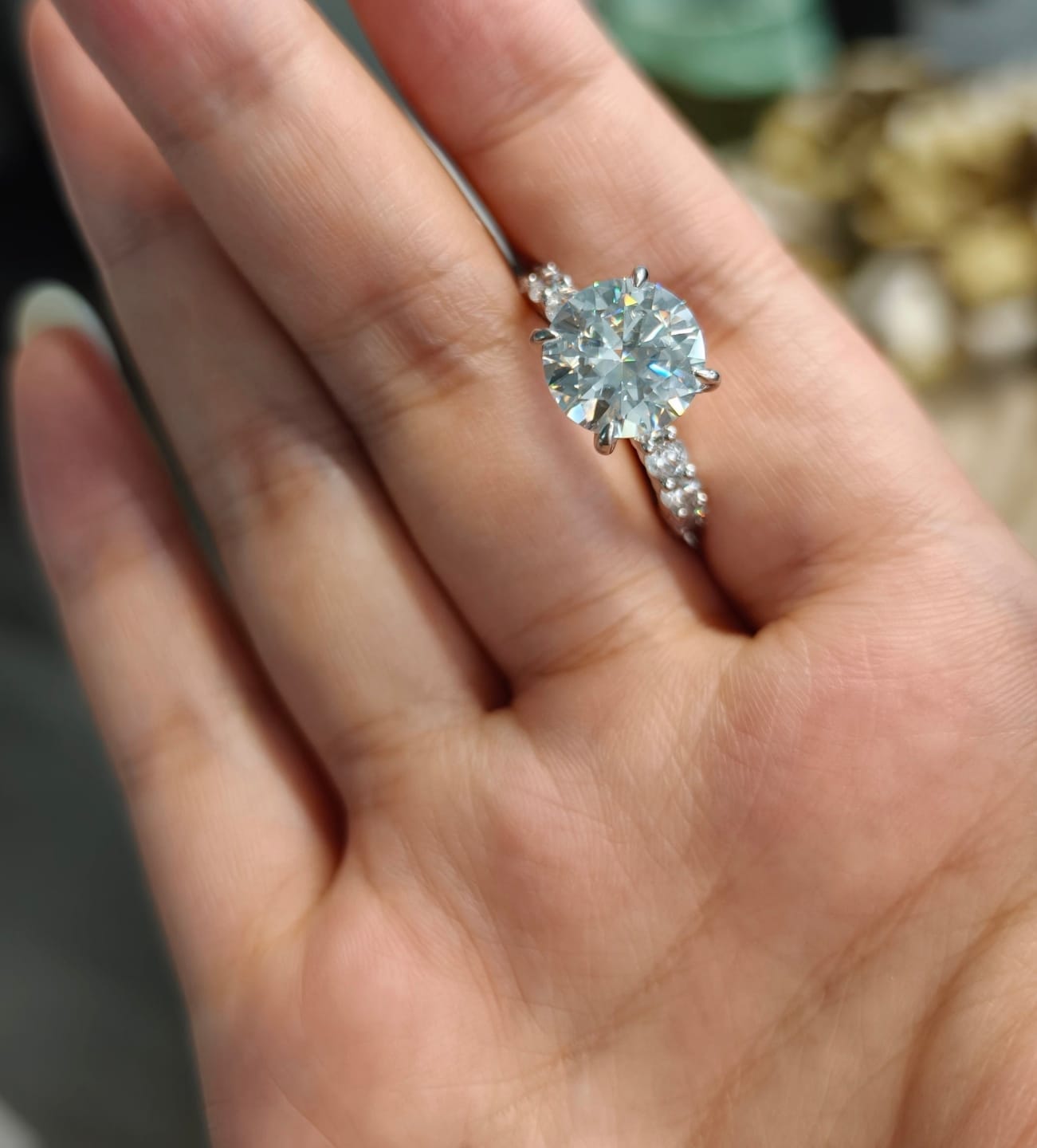 Customer photo review of Rodiffy Moissanite 2.0Ct~4.0 Ct Round Engagement Ring -4 Prong Setting
