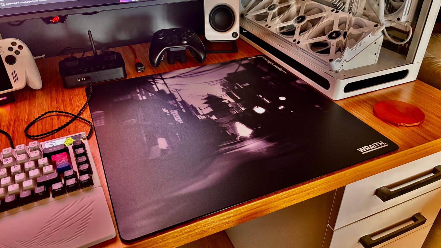 Customer photo review of Wraith Cyberglass Cam Mousepad