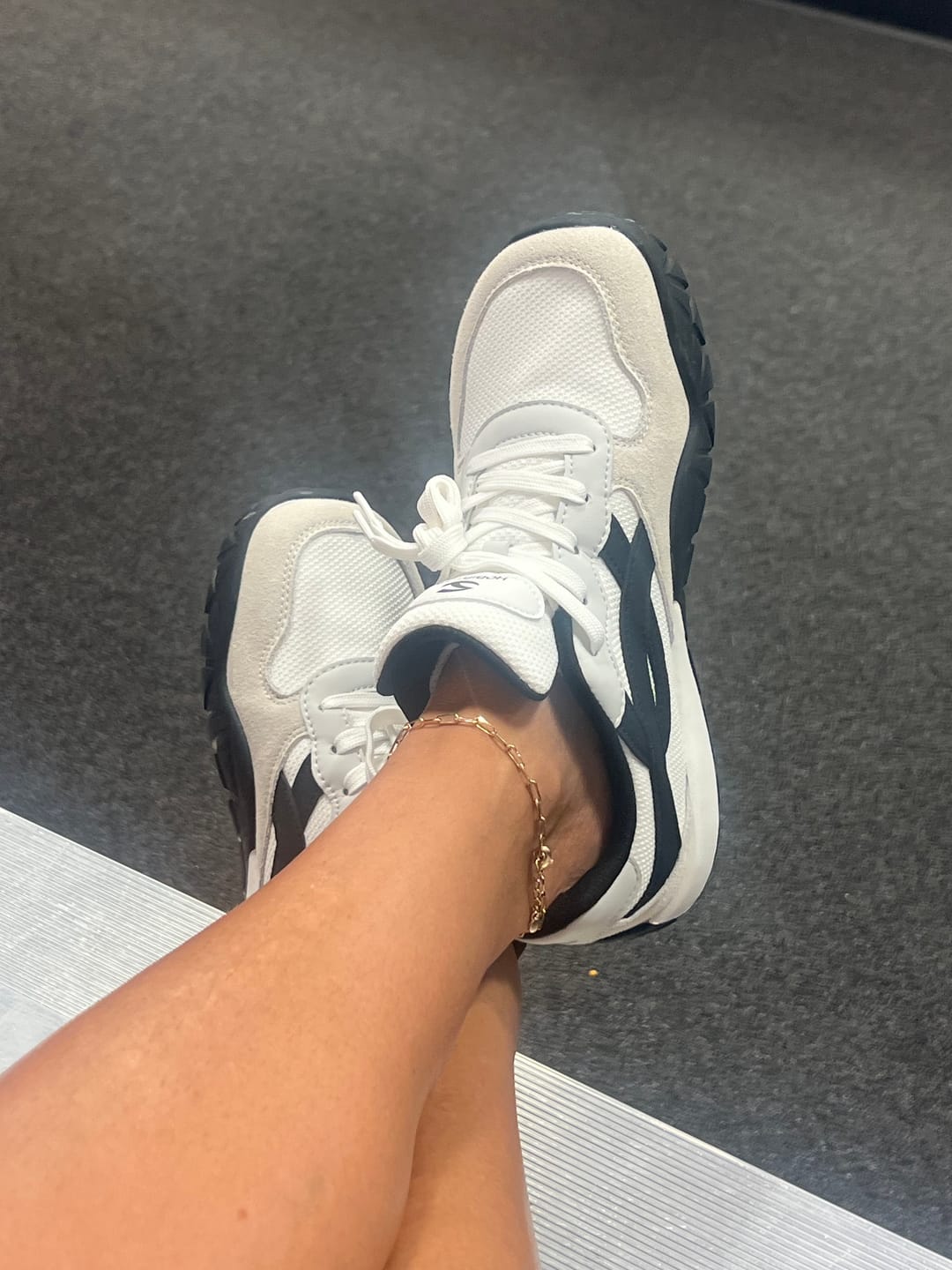Customer photo review of Sedge - Wide Toe Sneakers